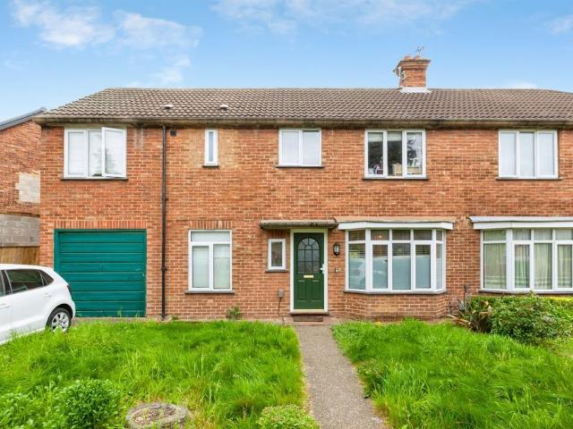 5 bedroom semi detached house for sale