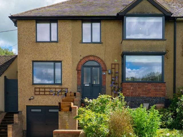 5 bedroom semi detached house for sale