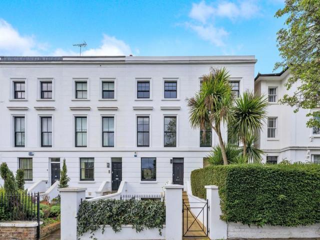 5 bedroom semi detached house for sale