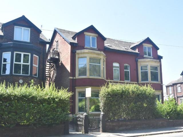 5 bedroom semi detached house for sale