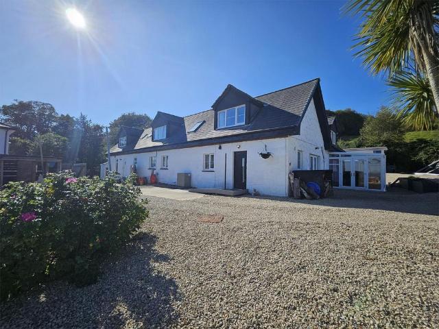 5 bedroom semi detached house for sale