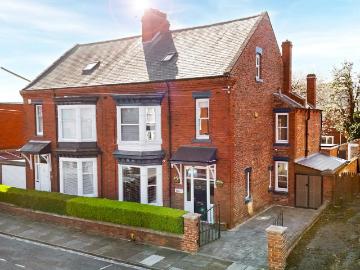 5 bedroom semi detached house for sale