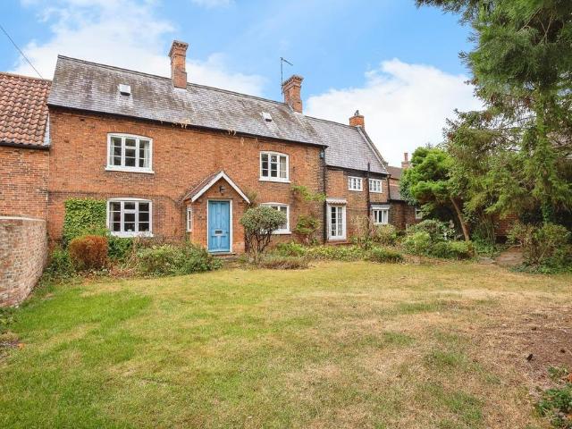 5 bedroom semi detached house for sale