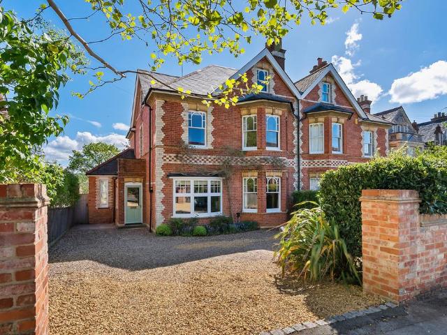 5 bedroom semi detached house for sale