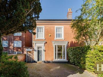 5 bedroom semi detached house for sale