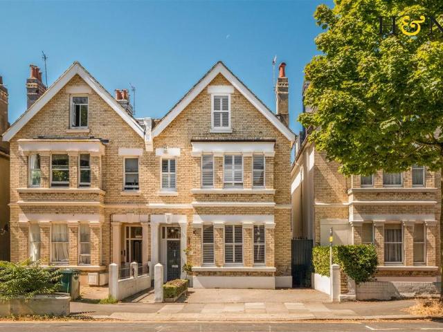 5 bedroom semi detached house for sale