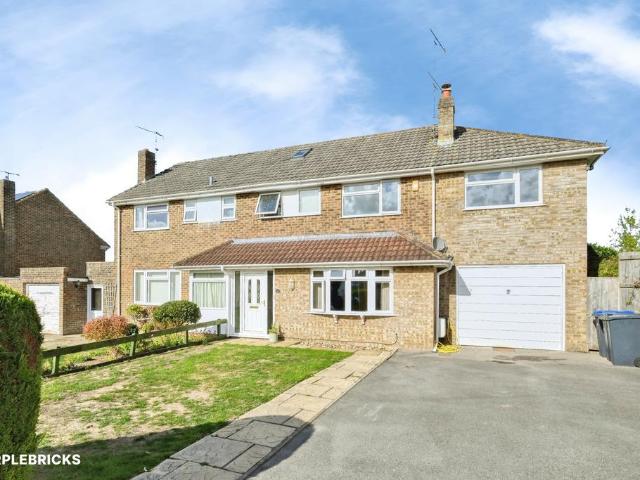 5 bedroom semi detached house for sale
