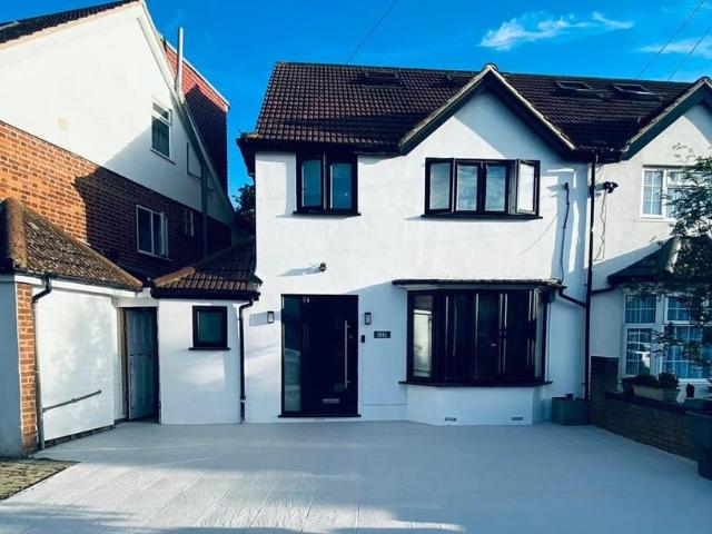 5 bedroom semi detached house for sale
