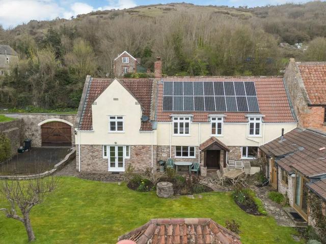 5 bedroom semi detached house for sale
