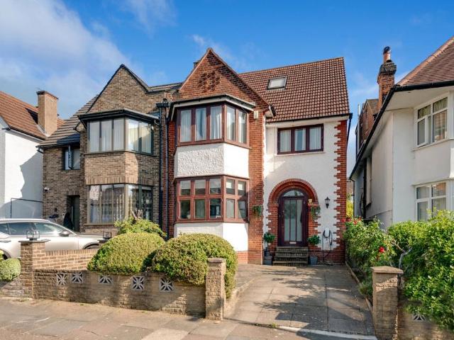 5 bedroom semi detached house for sale