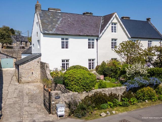 5 bedroom semi detached house for sale