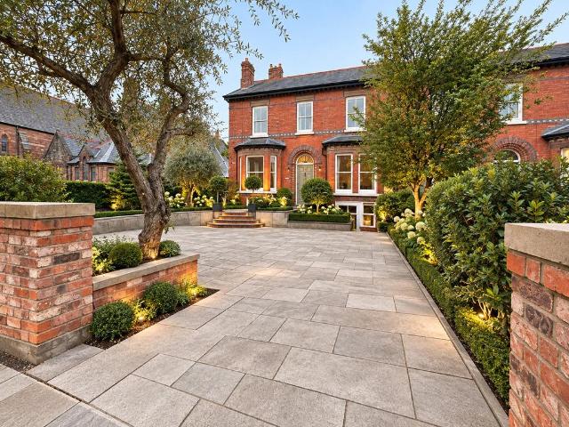 5 bedroom semi detached house for sale