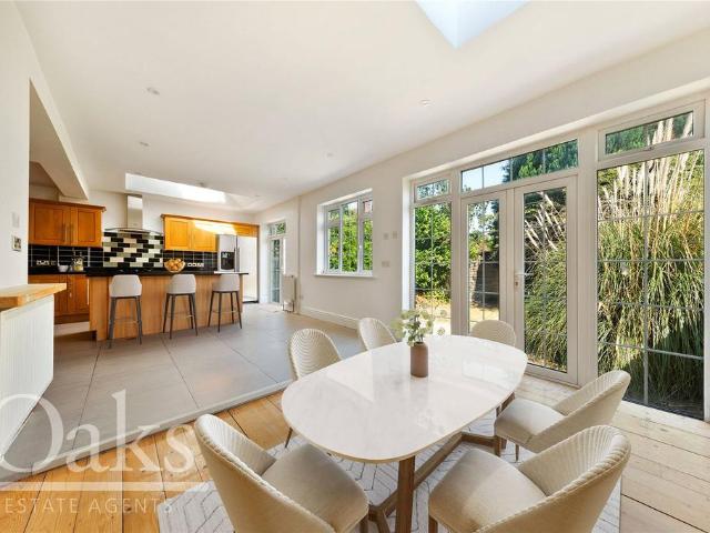 5 bedroom semi detached house for sale