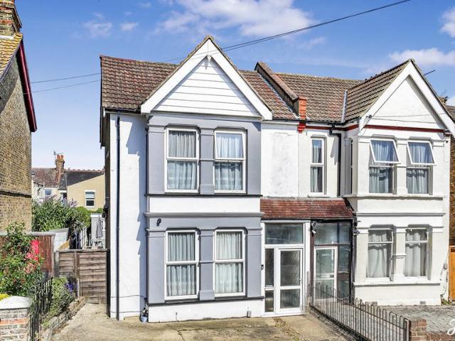 5 bedroom semi detached house for sale