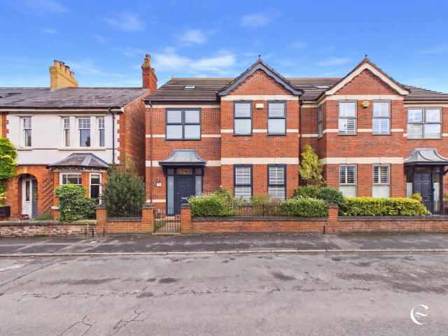 5 bedroom semi detached house for sale