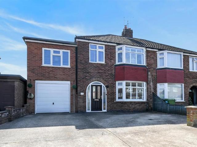 5 bedroom semi detached house for sale