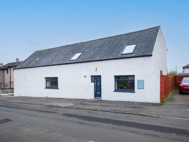 5 bedroom semi detached house for sale