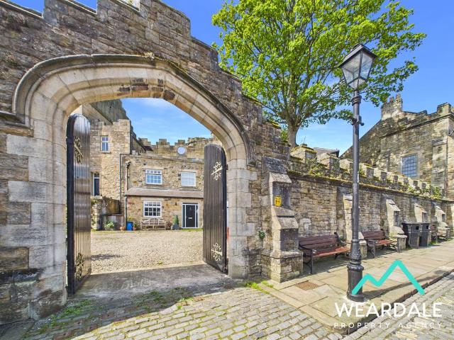 5 bedroom semi detached house for sale