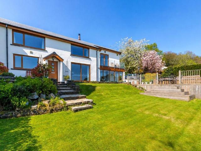 5 bedroom semi detached house for sale