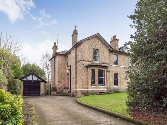 5 bedroom semi detached house for sale