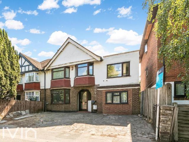 5 bedroom semi detached house for sale