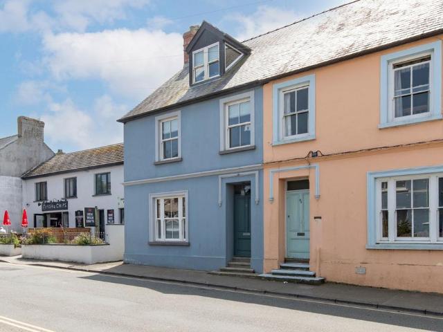 5 bedroom semi detached house for sale