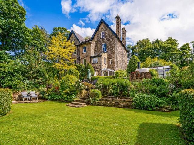 5 bedroom semi detached house for sale
