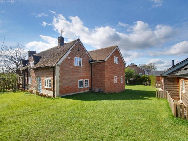 5 bedroom semi detached house for sale