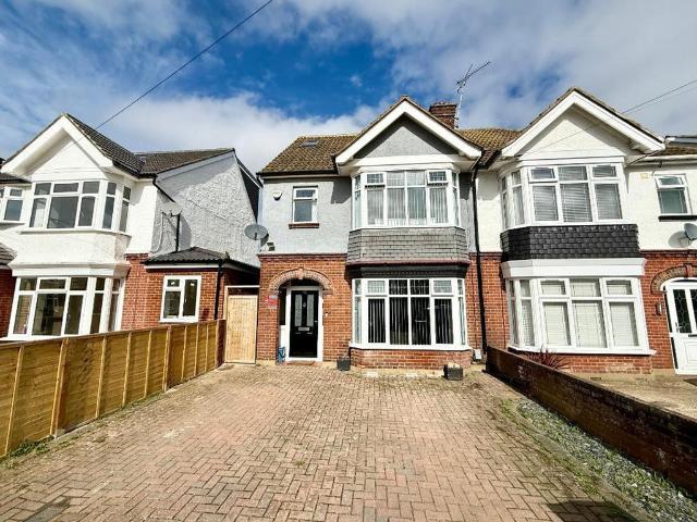 5 bedroom semi detached house for sale
