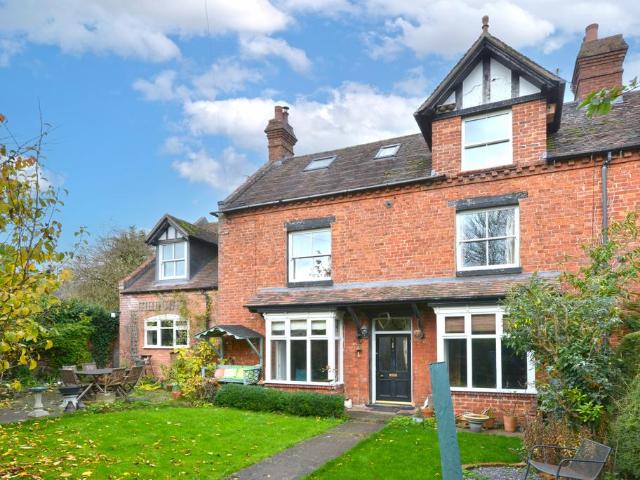 5 bedroom semi detached house for sale