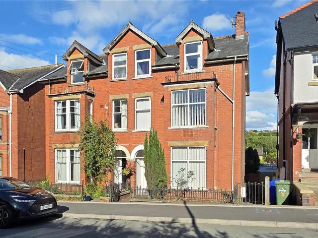 5 bedroom semi detached house for sale