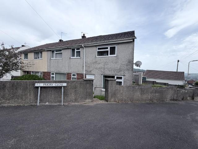 5 bedroom semi detached house for sale