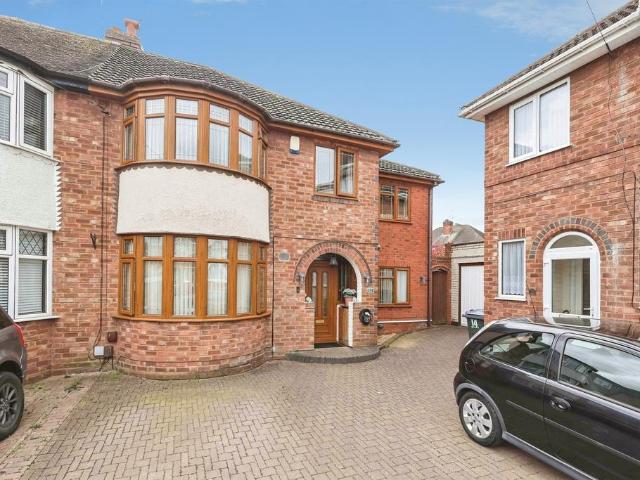 5 bedroom semi detached house for sale