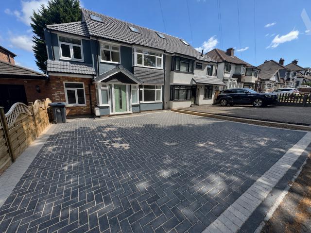 5 bedroom semi detached house for sale