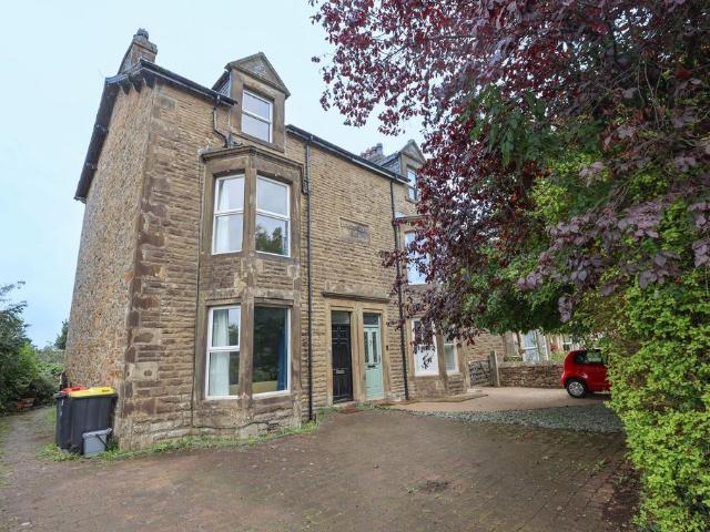 5 bedroom semi detached house for sale