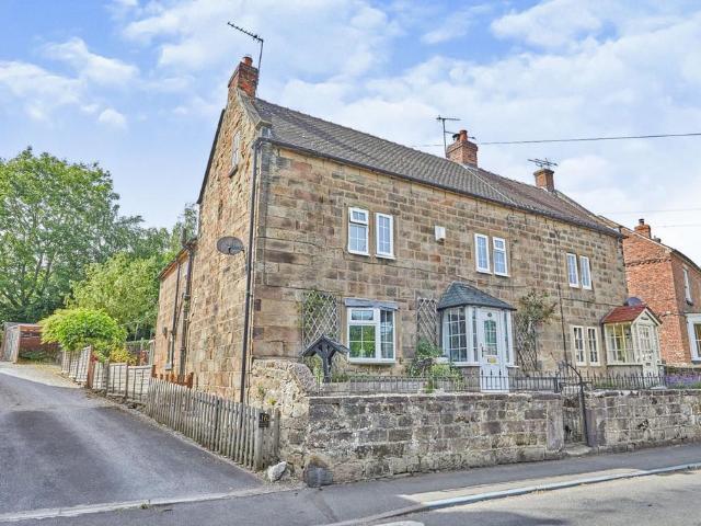 5 bedroom semi detached house for sale