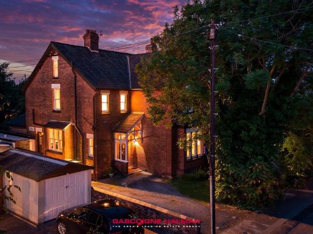 5 bedroom semi detached house for sale
