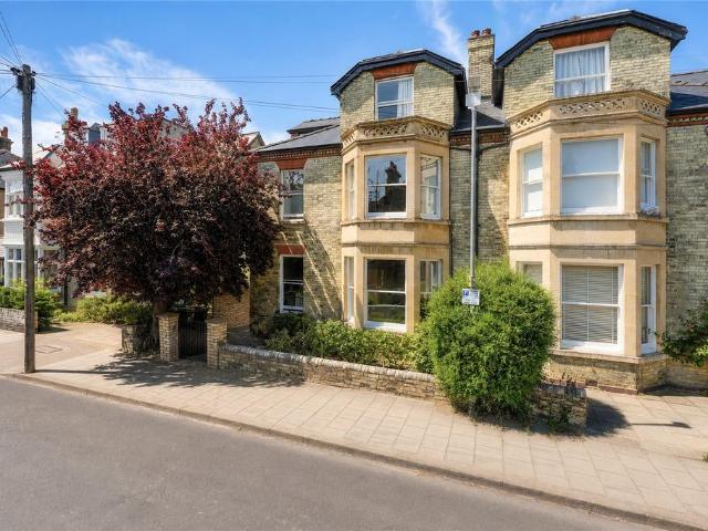 5 bedroom semi detached house for sale