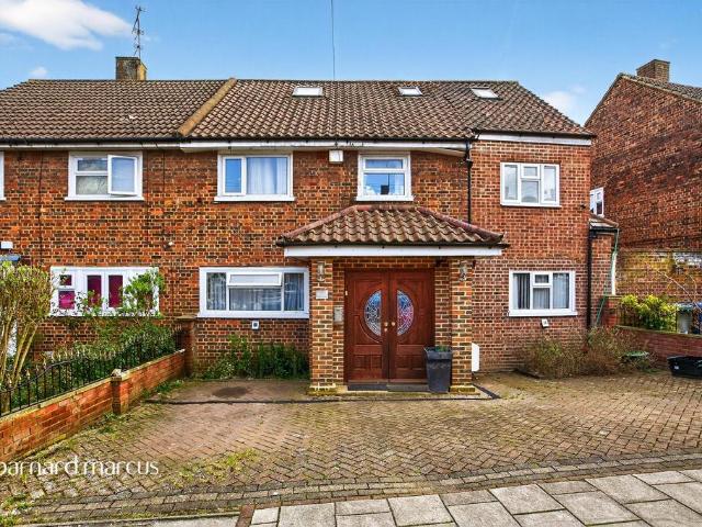 5 bedroom semi detached house for sale