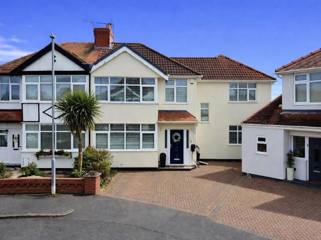 5 bedroom semi detached house for sale