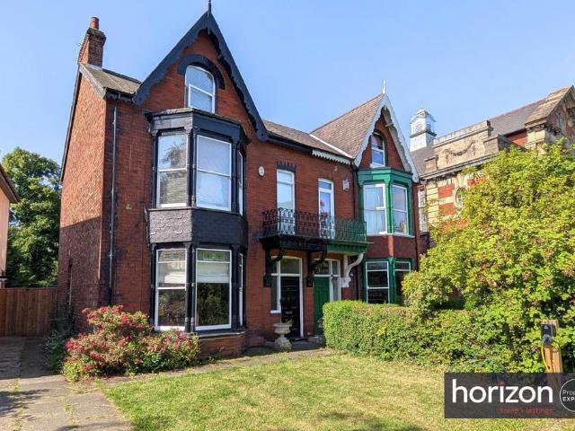 5 bedroom semi detached house for sale
