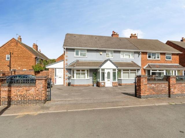 5 bedroom semi detached house for sale