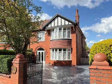 5 bedroom semi detached house for sale
