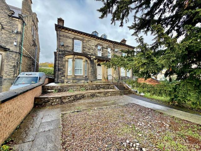 5 bedroom semi detached house for sale