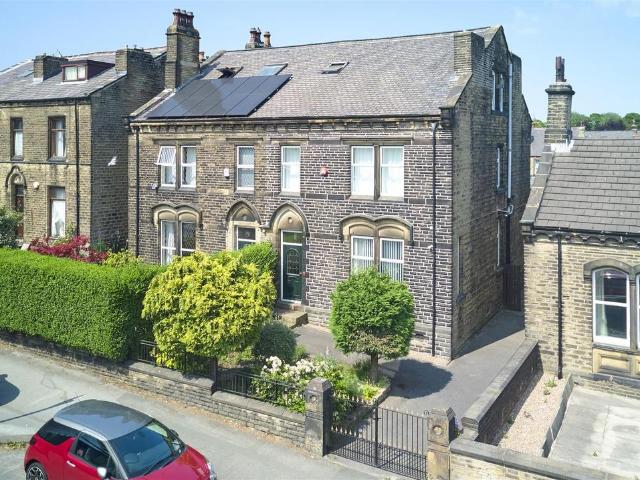 5 bedroom semi detached house for sale