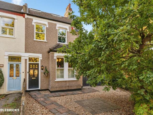 5 bedroom semi detached house for sale