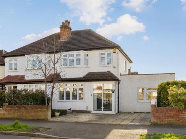 5 bedroom semi detached house for sale
