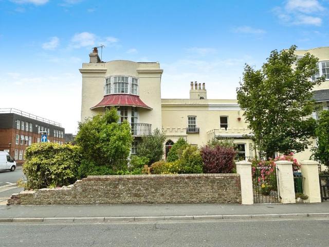 5 bedroom semi detached house for sale