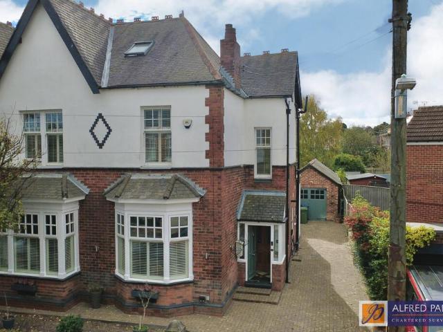 4 bedroom semi detached house for sale
