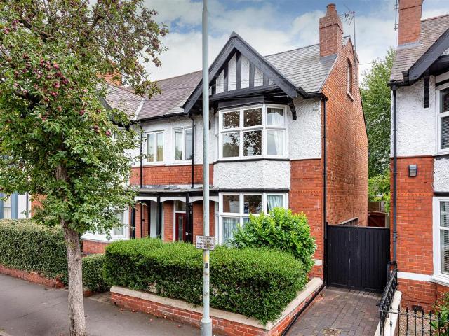 5 bedroom semi detached house for sale